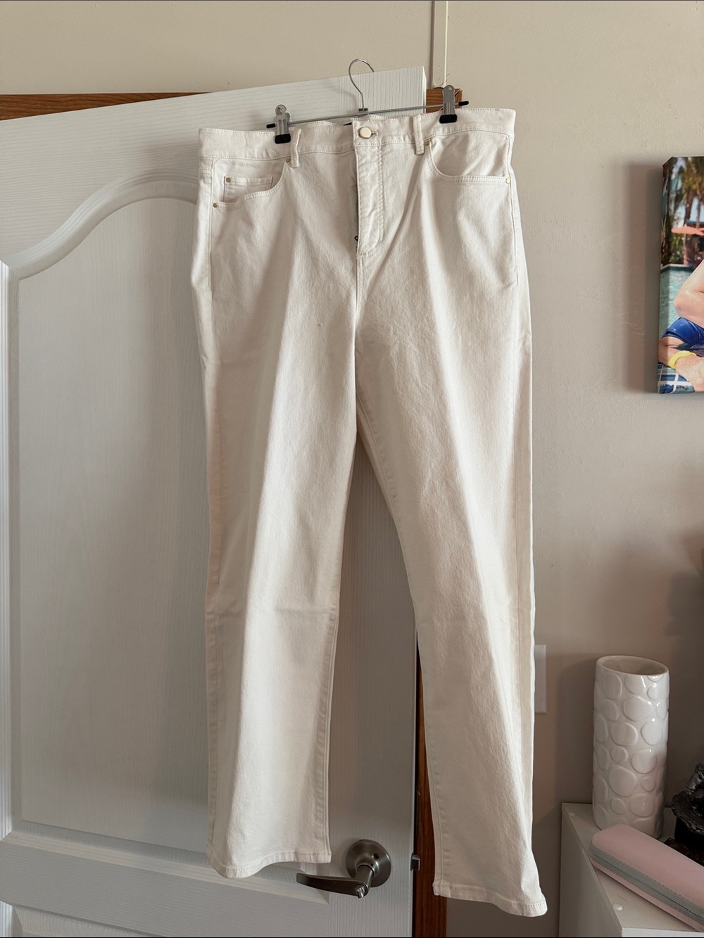 Ann Taylor women’s Off-White Straight Jeans